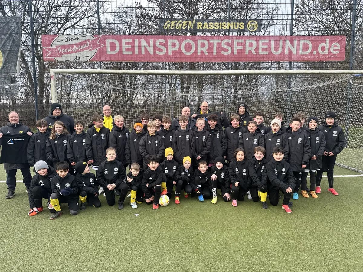VfR Büttgen Fußball – Übergabe Sponsoring-Jacken